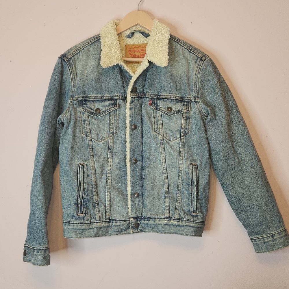 Levi's Men's Light Blue Denim Jacket with Sherpa Lining, size S